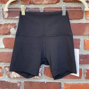NWT Lululemon Align High Rise Short 4” in Black